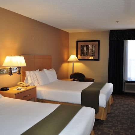 Surestay Plus Hotel By Best Western Roanoke Rapids I-95 Room photo