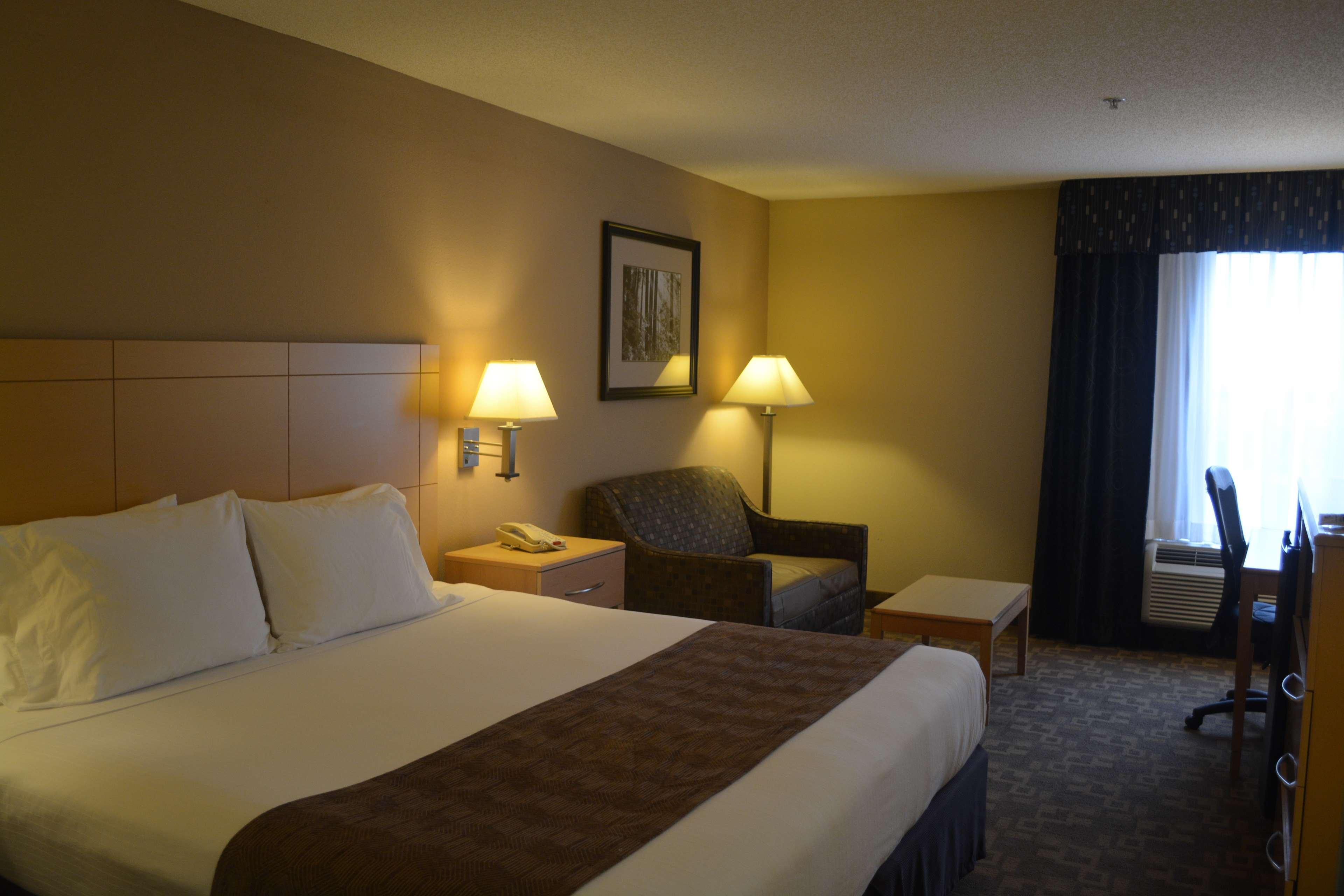 Surestay Plus Hotel By Best Western Roanoke Rapids I-95 Room photo