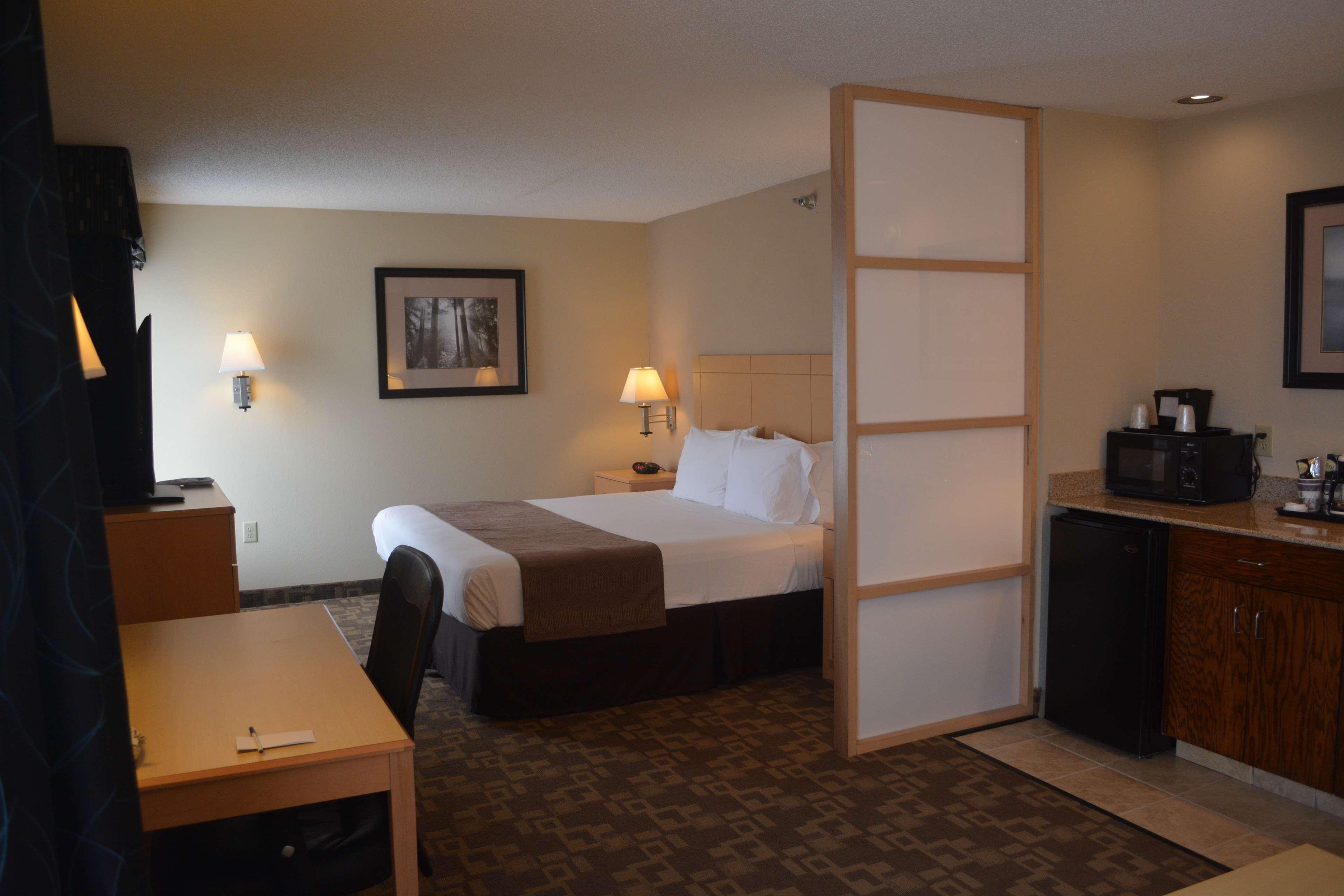 Surestay Plus Hotel By Best Western Roanoke Rapids I-95 Room photo