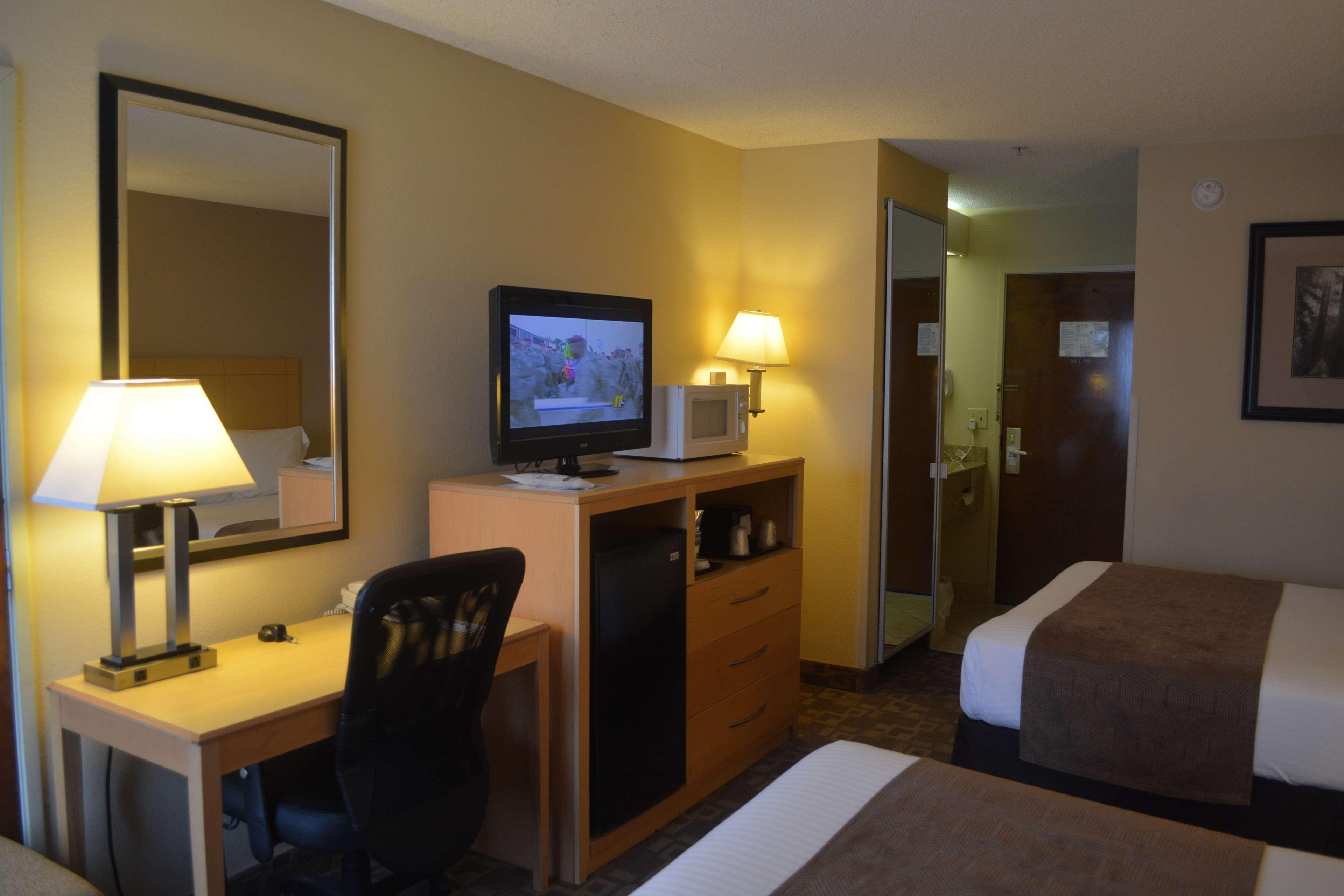 Surestay Plus Hotel By Best Western Roanoke Rapids I-95 Room photo