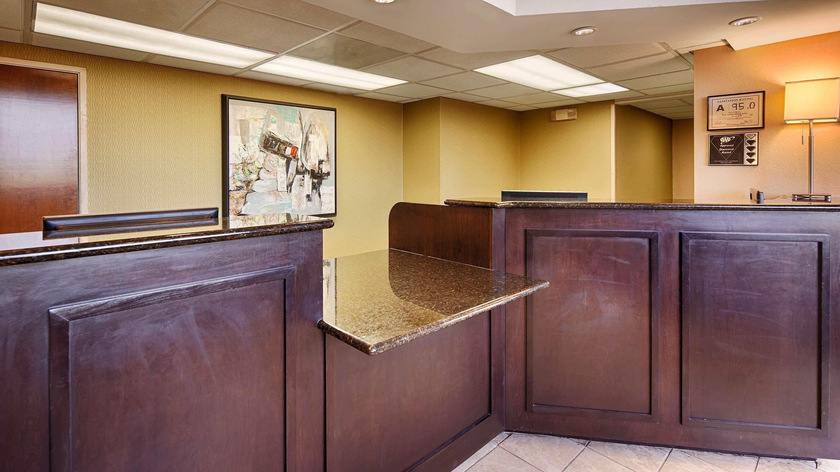Surestay Plus Hotel By Best Western Roanoke Rapids I-95 Interior photo