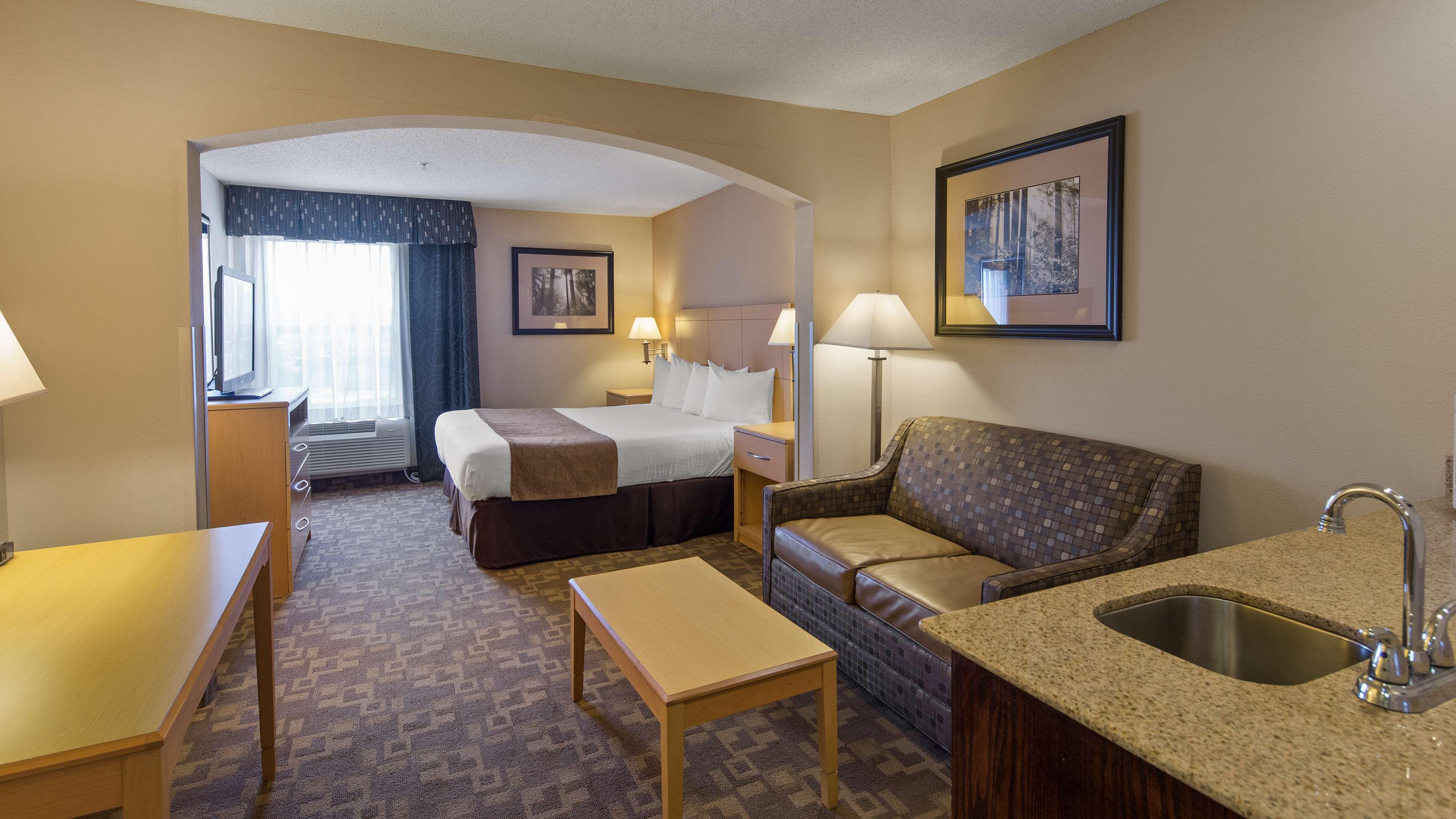 Surestay Plus Hotel By Best Western Roanoke Rapids I-95 Room photo